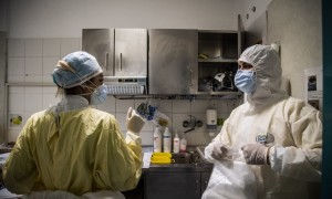 Coronavirus in Italia, 37.242 nuovi contagi e altri 699 morti