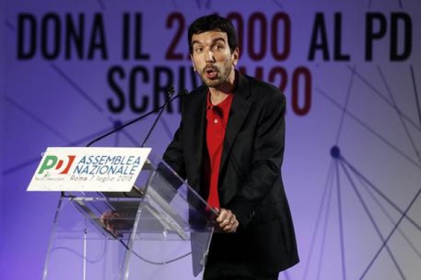 Pd: assemblea elegge Martina segretario. Zingaretti contro Renzi: &#039;Non ascolta, un limite per un leader&#039;