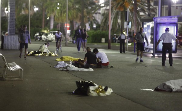 Francia: al menos 84 muertos, atropellados por un camión en un ataque terrorista en Niza