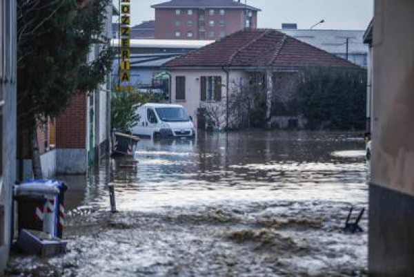 Maltempo, il Po fa paura. A Moncalieri situazione ancora critica