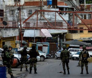 Gli scontri tra i &quot;Koki&quot; bande armate e le forze di sicurezza hanno insanguinato l&#039;ovest di Caracas