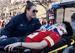 Spari alla parata del Super Bowl a Kansas City, morta una donna, 22 feriti di cui 8 gravi