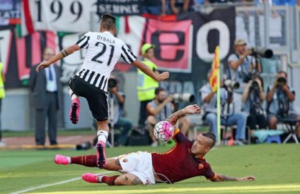 Dybala escapa a Nainggolan, el jugador más odiado por los hinchas de Juventus