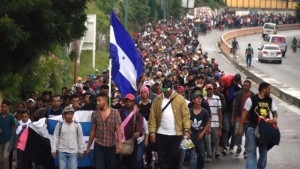 Honduras - “Non siamo criminali, siamo migranti”: tremila honduregni in fuga dal loro paese