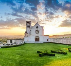 Turismo por los caminos de San Francisco de Asís Recorrido entre sitios de la UNESCO, la nueva tendencia