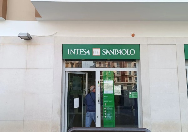 La filiale barese di Intesa San Paolo