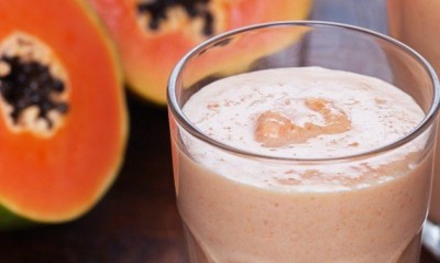 Batido de papaya, manzana y avena para equilibrar el sistema digestivo