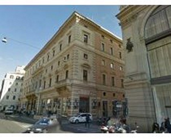 Roma - Via del Corso. “Megastore” e cultura, così rinasce palazzo Marignoli