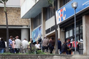 Venezuela: Maduro nega, ma il default c’e’!