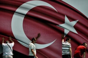 Turchia, Governo Erdogan sospende 15.200 insegnanti e revoca 1.557 rettori