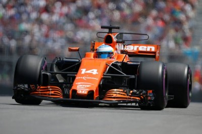 Fernando Alonso, penalizado con 15 posiciones en Bakú