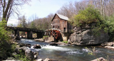 A Merone , nei pressi di Como , l’oasi felice dell’ecologia . Alberghi green , imprenditori green , piste ciclabili, mulini ad acqua . In questo luogo la parola d’ordine è : sostenibilità