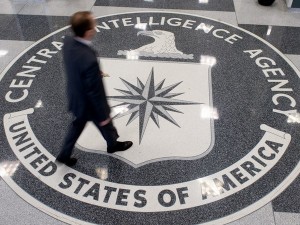 «La Cia pagava per mantenere i software vulnerabili»