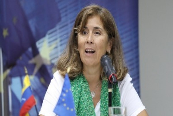 l&#039;ambasciatore dell&#039;UE Isabel Brilhante Pedrosa che rimane a Caracas