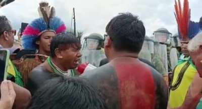 Brasile:indios protestano a Brasilia contro elezione di Lula