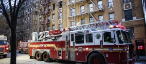 Cosa sappiamo dell&#039;incendio che ha ucciso 12 persone a New York