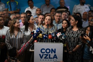 Corina Yoris, reemplazante para las próximas elecciones de la líder opositora venezolana María Corina Machado