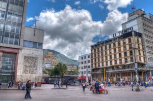 El edificio del diario El Tiempo, en Colombia obra de .arquitecto Bruno Violi