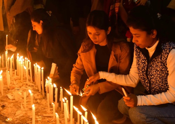 Fedeli cristiani celebrano il Natale in India