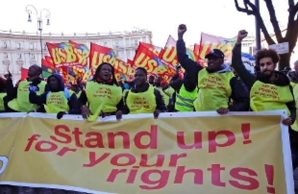 Francia, gilet gialli: nuovo sabato di proteste, morto un automobilista