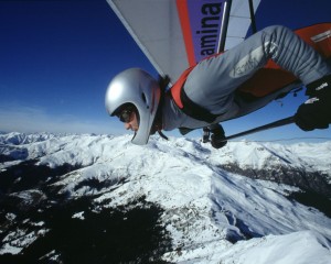 deltaplano in volo, foto di repertorio