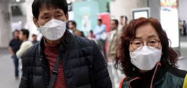 Truffe e mascherine: Facebook vieta temporaneamente la pubblicità di mascherine mediche monouso per il viso