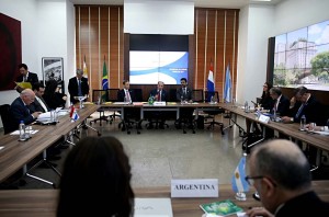 Brasil y Paraguay apoyan decisión del Mercosur de suspender a Venezuela