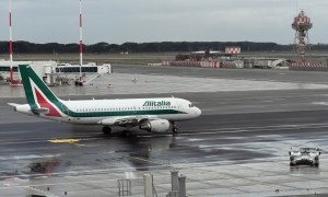 Alitalia: Ue, illegali i prestiti di 900 milioni  