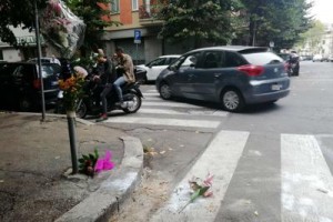 Roma, 24 enne ucciso con un colpo di pistola alla testa mentre difendeva la ragazza dagli scippatori: caccia a due italiani