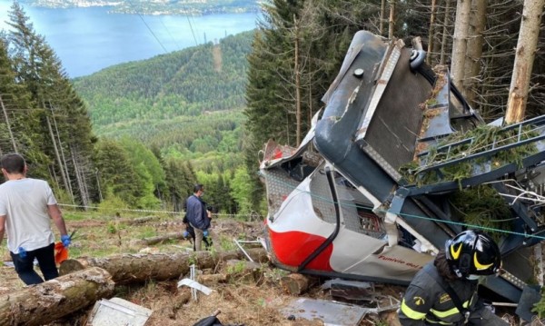 Strage funivia: il piccolo Eitan è salvo e respira da solo