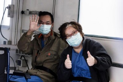 Coronavirus: coppia cinesi termina riabilitazione, &#039;Grazie Italia&#039;. Primi contagiati nel nostro paese, dimessi da S.Filippo Neri. Lazio 60 casi,numero più basso da 1 mese