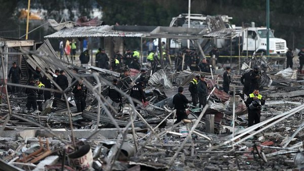 More than 30 dead as Mexico fireworks market blows up