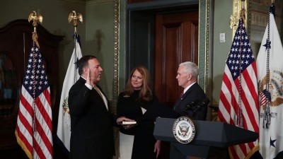 Mike Pompeo is sworn in as CIA chief