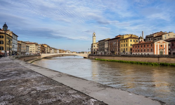 Il maltempo sferza l&#039;Italia, Arno in piena e incidenti stradali in Trentino 