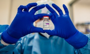Coronavirus in Italia 12.712 nuovi casi e 98 morti, positività al 4,1%: bollettino 13 dicembre