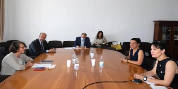 Venezuela: La Vice Ministra Marina Sereni, preoccupati e impegnati per una soluzione democratica incontrando  una delegazione di Guaidó