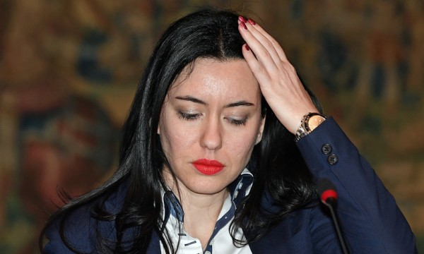 Scuola: Pd e M5s litigano sul concorso docenti