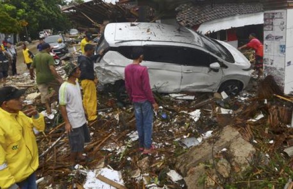 Tsunami in Indonesia, oltre 220 i morti