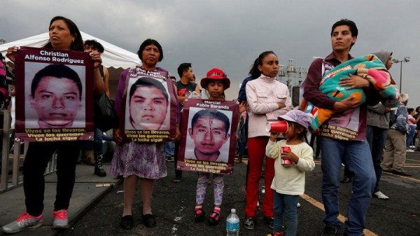 México amplía la investigación sobre los 43 desaparecidos de Iguala a las policías federal y estatal