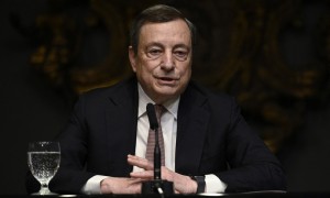 Draghi: &quot;La dipendenza dal gas russo è sottomissione, lo compreremo dall&#039;Africa&quot;