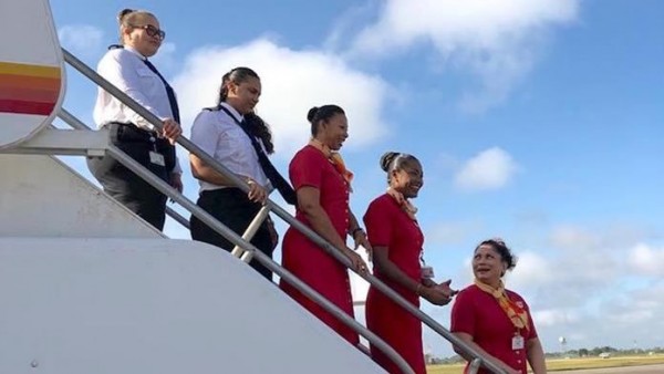 Solo mujeres tripulan vuelo de línea aérea de Suriname