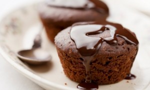 Cupcakes de chocolate picante con glaseado de chocolate “marmolado”