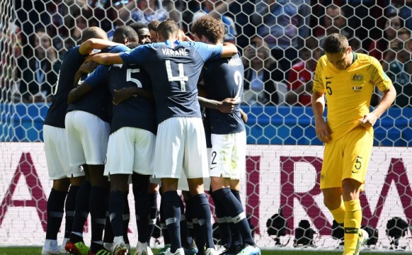 Francia sufre ante Australia pero vence en su debut 2-1