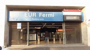 Roma, 15enne cade su binari metro B EUR Fermi. I medici: &quot;Prognosi riservata&quot;