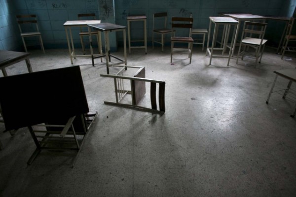 Emergencia educativa en Venezuela: La mitad de los maestros abandonaron las aulas
