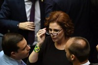 deputata brasiliana Carla Zambelli vorrebbe candidarsi alle elezioni legislative italiane del 2027
