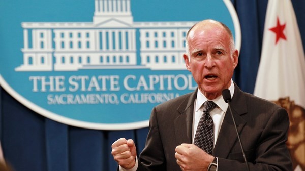 Per il G7 Jerry Brown della California a Bologna Bonaccini, «Dopo il no di Trump ancora più importante il G7 Ambiente»