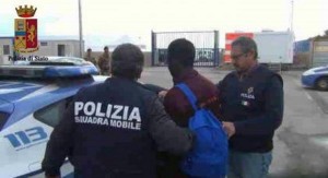 Bari: operazione Hawala,arrestati somali per traffico immigrati