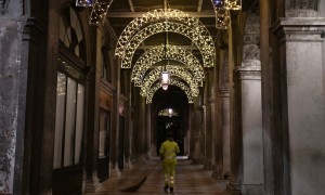 Oggi si decidono le nuove misure restrittive. Cabina di regia e Cdm contro la variante Omicron 
