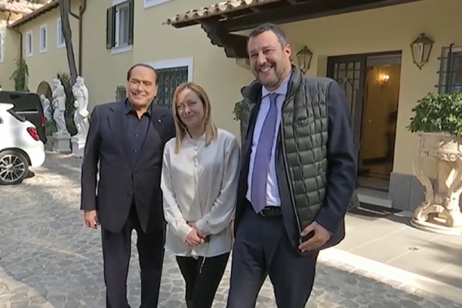 Centrodestra, siglato &#039;patto delle pere&#039;: asse su maggioritario e unità sul Colle